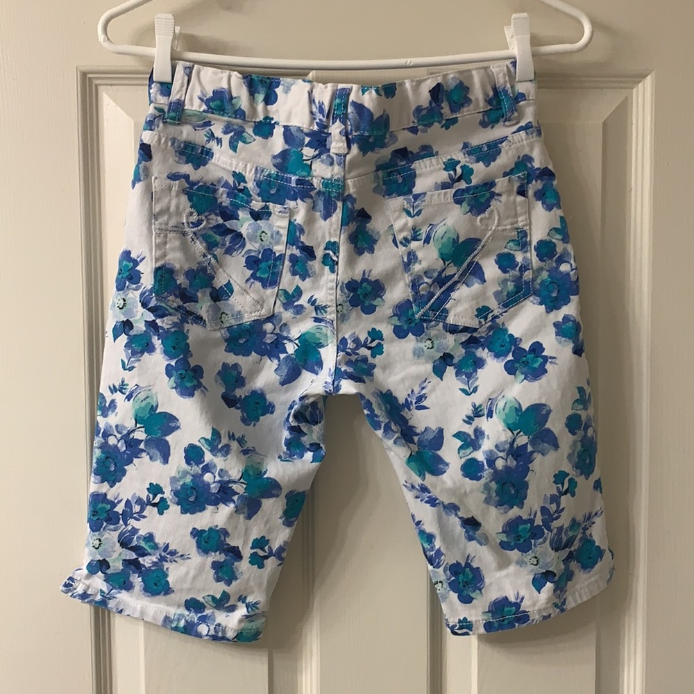 🌷3 for$25🌷1989 Place, US 14 (Kid’s) White, Blue & Turquoise Floral Shorts - Picture 4 of 11
